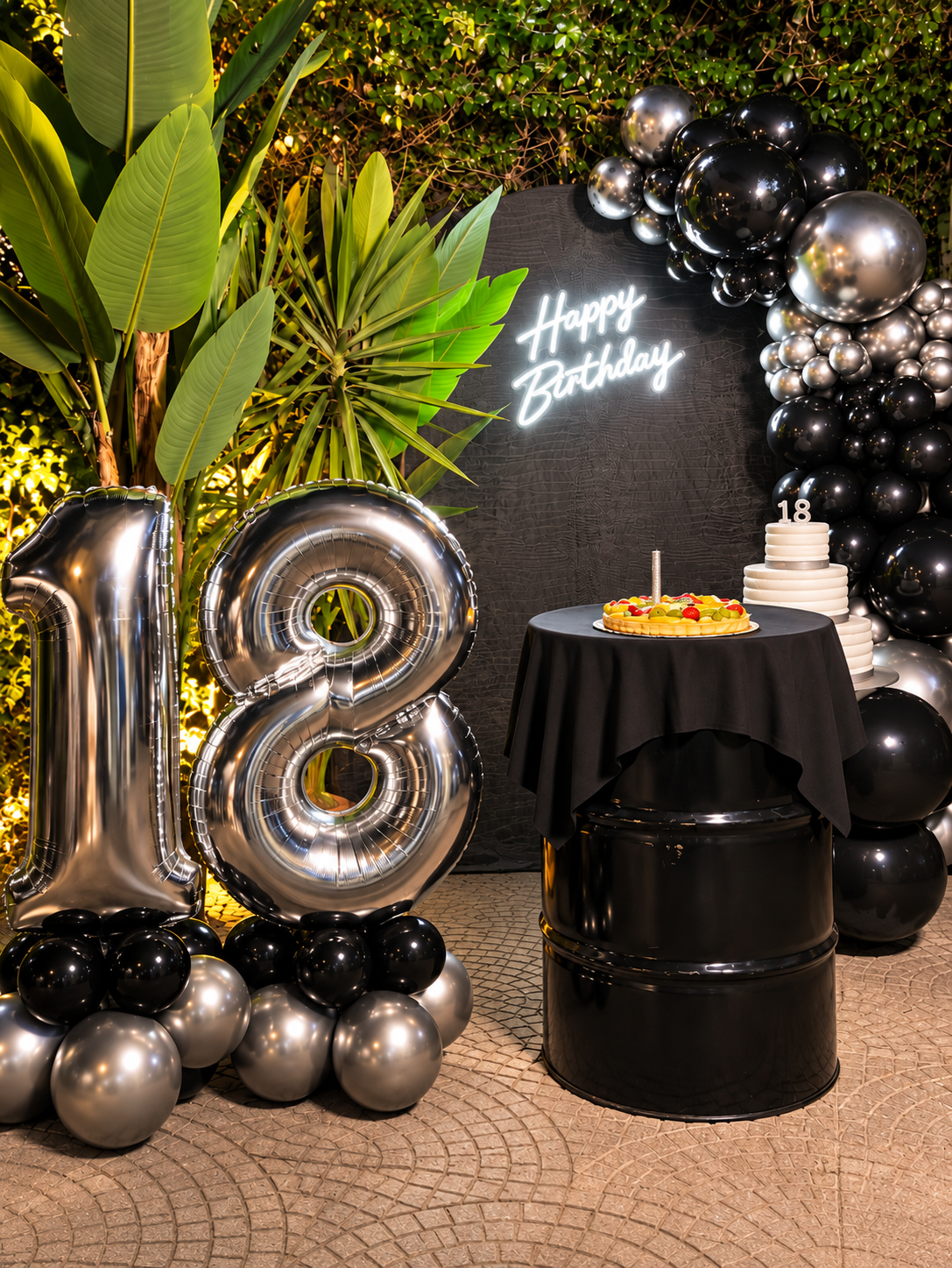 18 anni di Daniele, allestimento nero e argento
